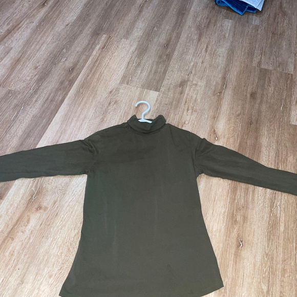 Long Sleeve army green turtle neck - Picture 1 of 1